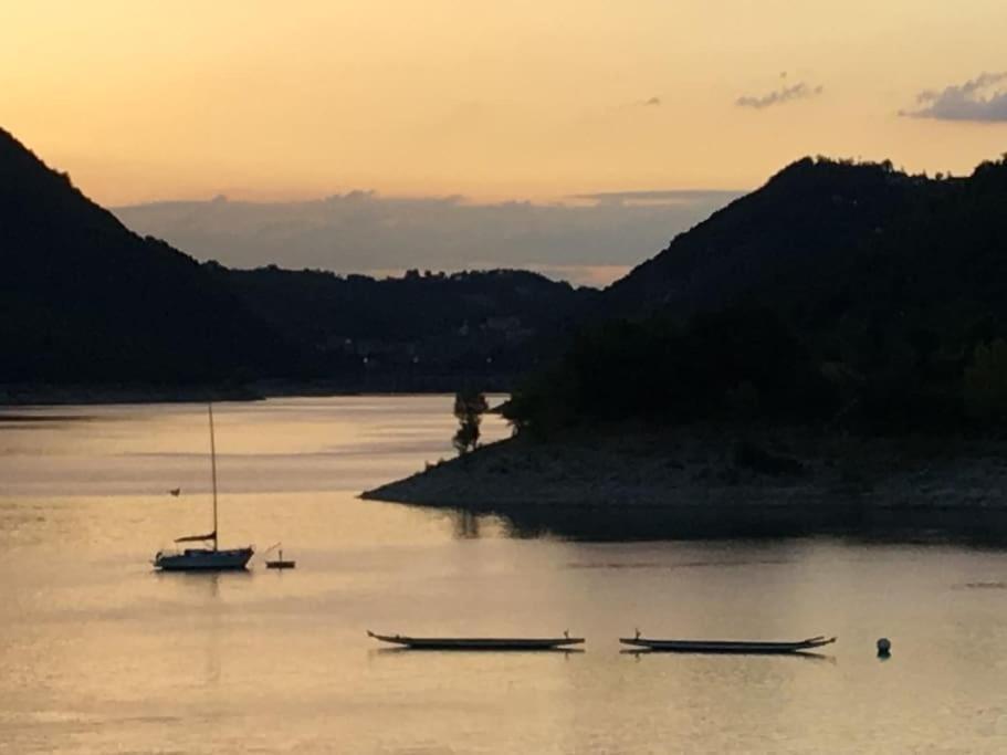 Ferienwohnung Casa Sul Lago Nonna Gio' Colle di Tora Exterior foto