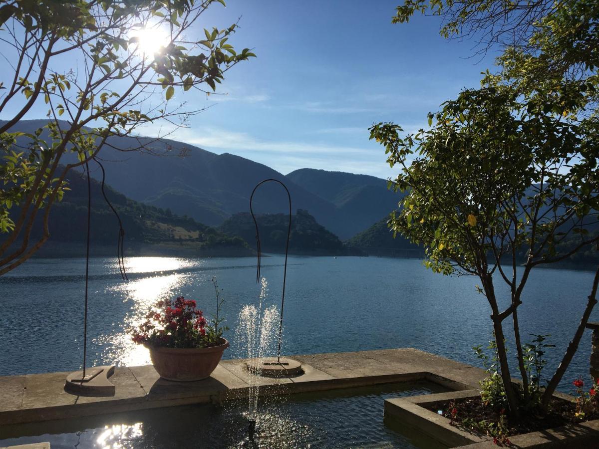 Ferienwohnung Casa Sul Lago Nonna Gio' Colle di Tora Exterior foto