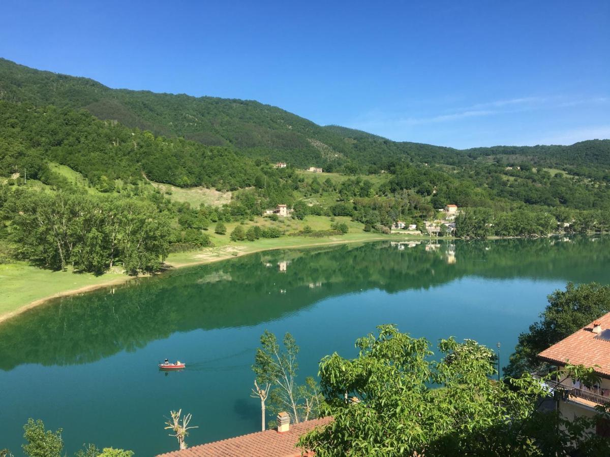 Ferienwohnung Casa Sul Lago Nonna Gio' Colle di Tora Exterior foto