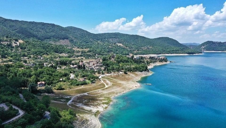 Ferienwohnung Casa Sul Lago Nonna Gio' Colle di Tora Exterior foto