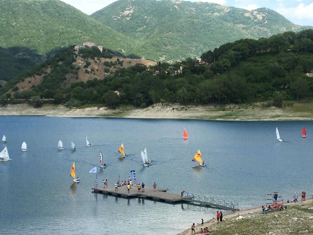 Ferienwohnung Casa Sul Lago Nonna Gio' Colle di Tora Exterior foto